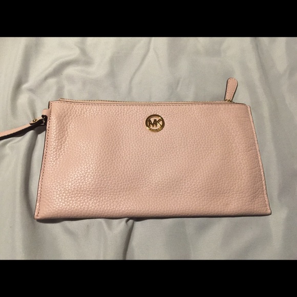 Michael Kors Handbags - MK clutch